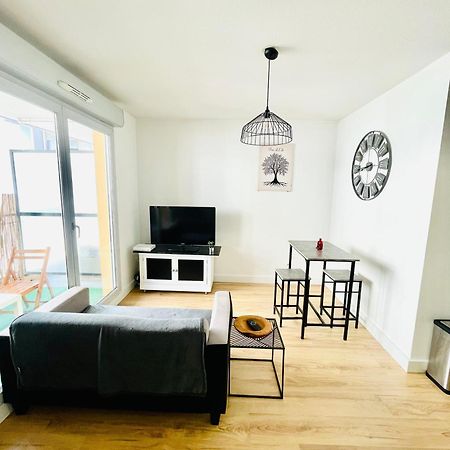 Appartement Avec Place De Parking Et Piscine Villefranche-sur-Saone Exterior photo