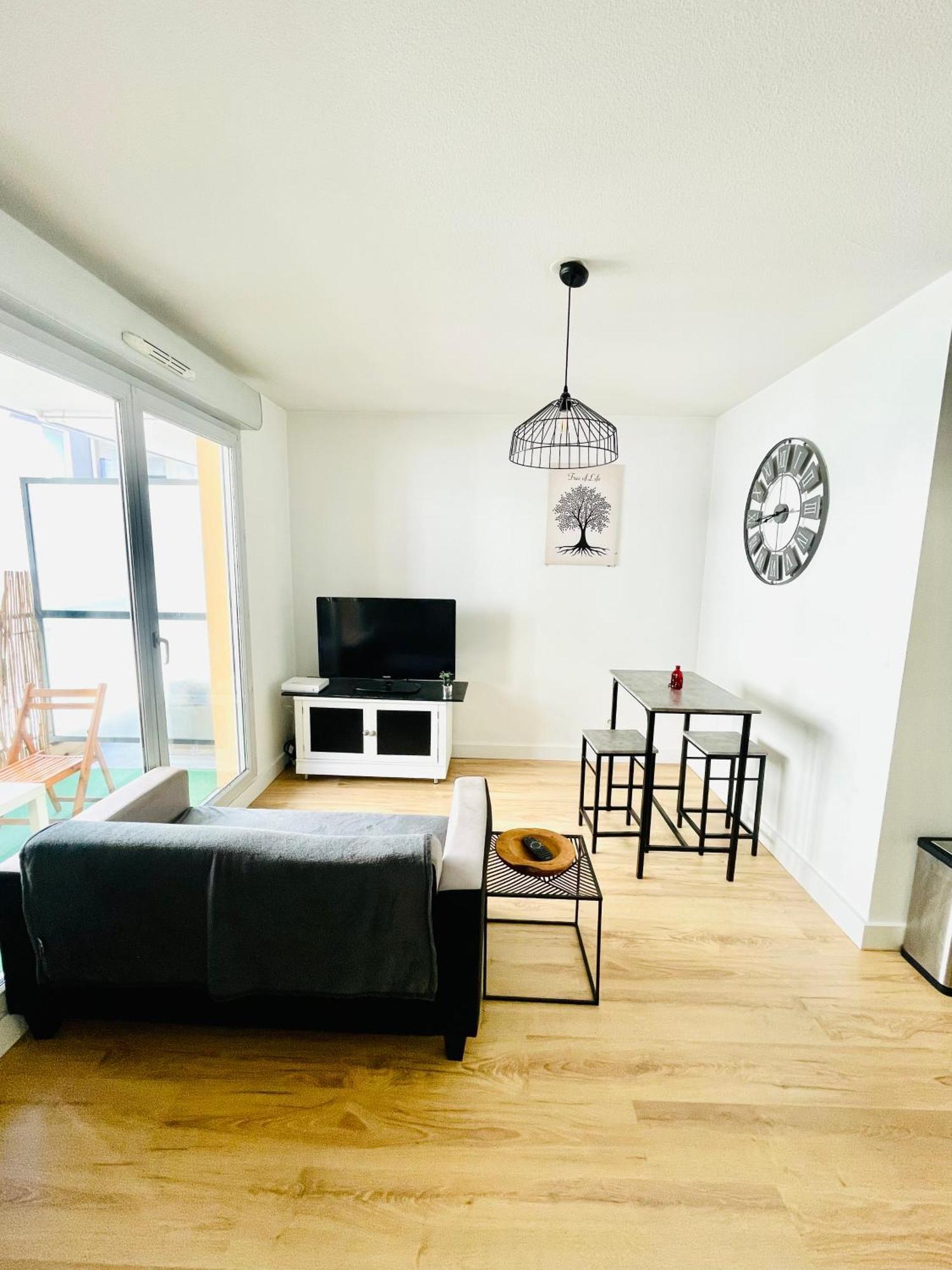 Appartement Avec Place De Parking Et Piscine Villefranche-sur-Saone Exterior photo