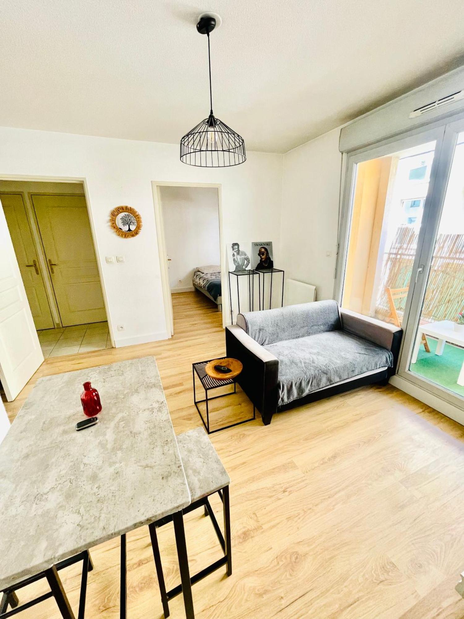 Appartement Avec Place De Parking Et Piscine Villefranche-sur-Saone Exterior photo